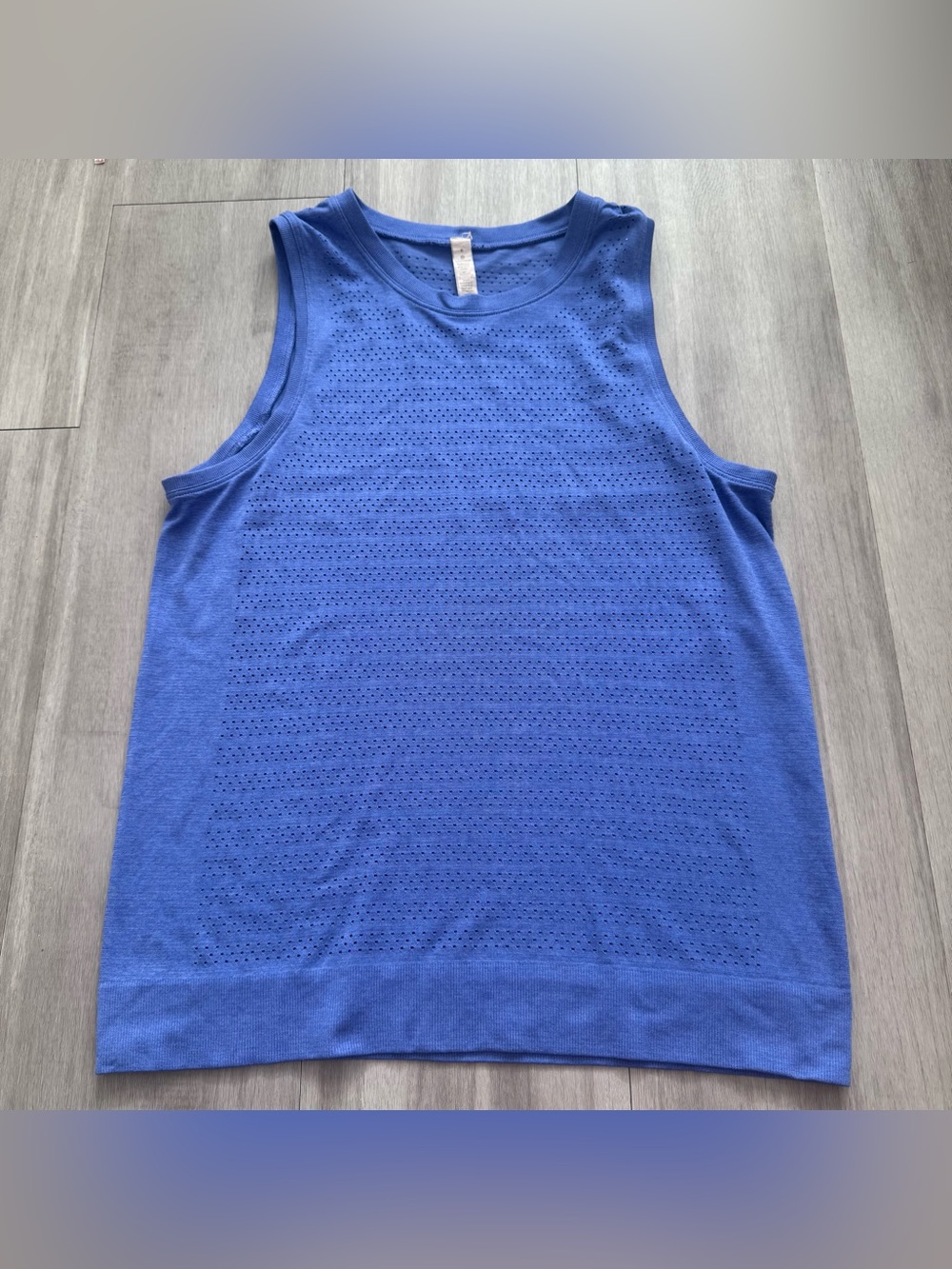 Lululemon Breeze By Muscle Tank size 6
